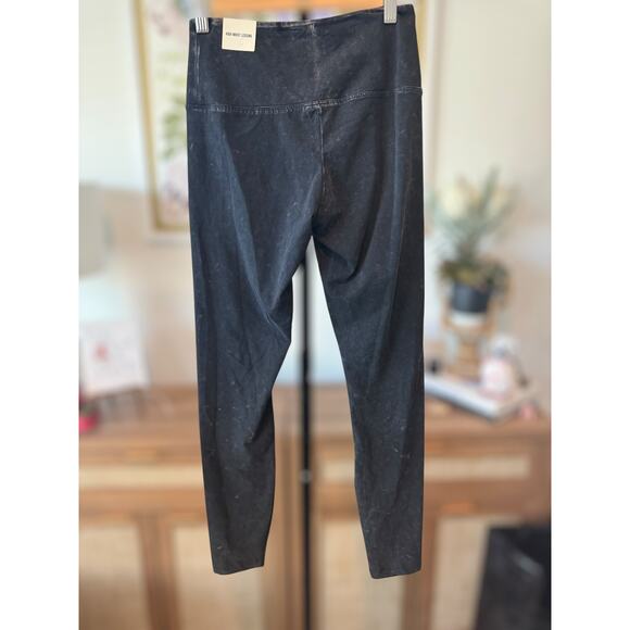 NWT Victoria's Secret PINK Yoga High Waisted Legging Slightly Acid Washed Small - Picture 5 of 10